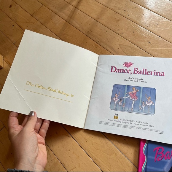 Vintage Barbie Paperback Little Golden Books 1990’s + The Lucky Skates HC - Picture 3 of 11